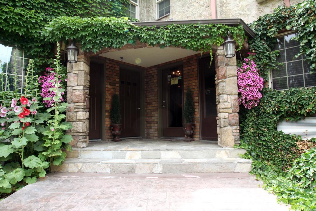 Black Swan Inn Luxurious Theme Rooms Pocatello Εξωτερικό φωτογραφία