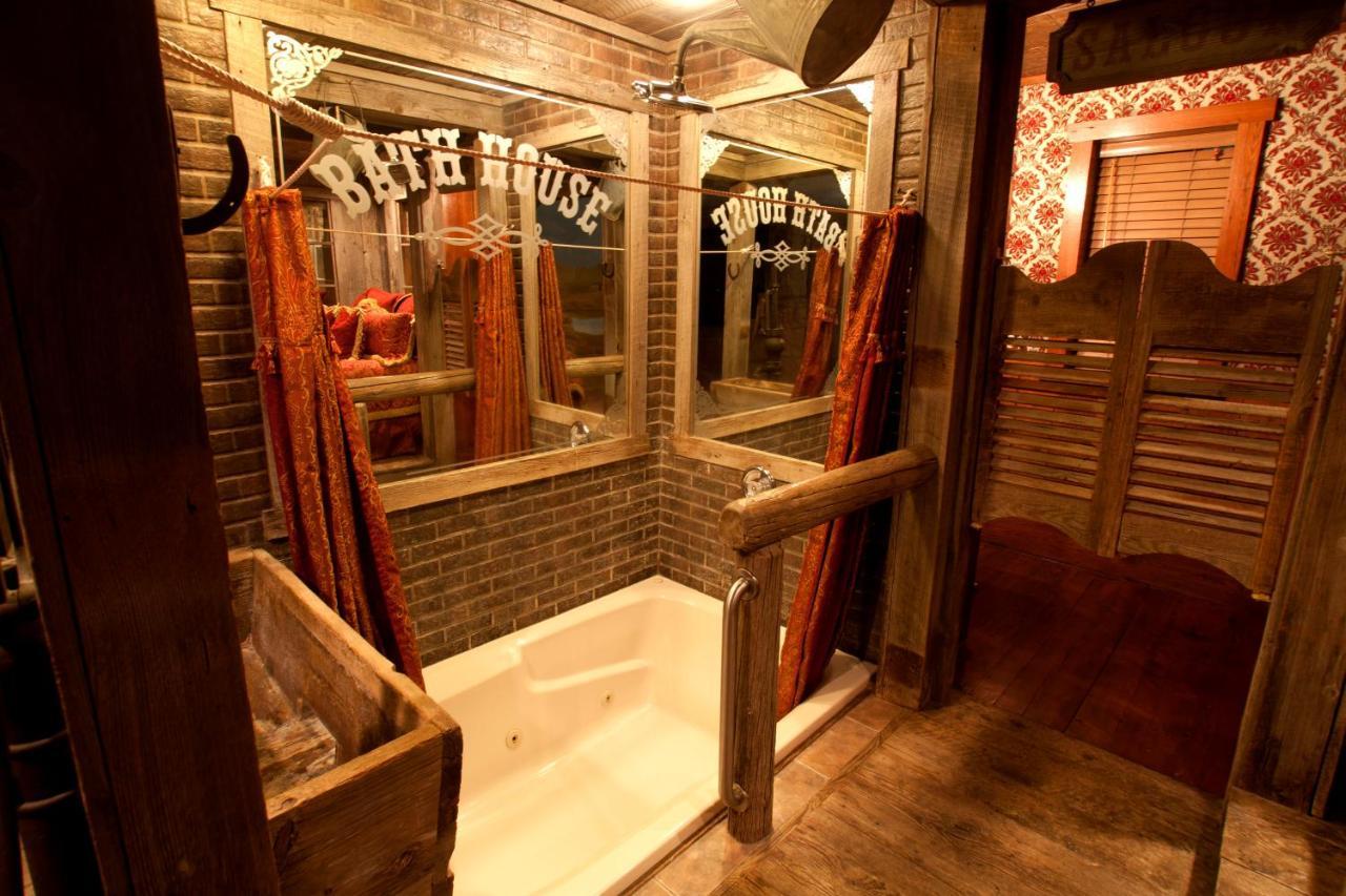 Black Swan Inn Luxurious Theme Rooms Pocatello Εξωτερικό φωτογραφία